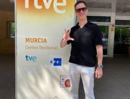 Te llaman para TVE Murcia...