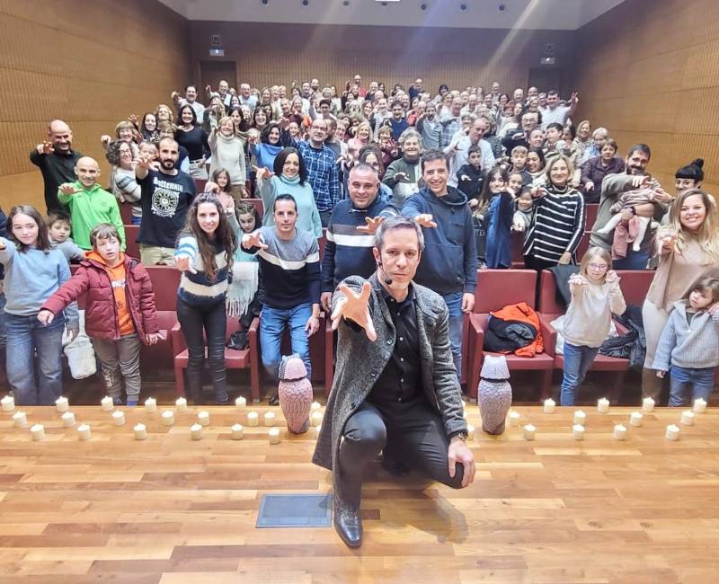 Suma y sigue. Aforo completo. Final espectáculo con el público